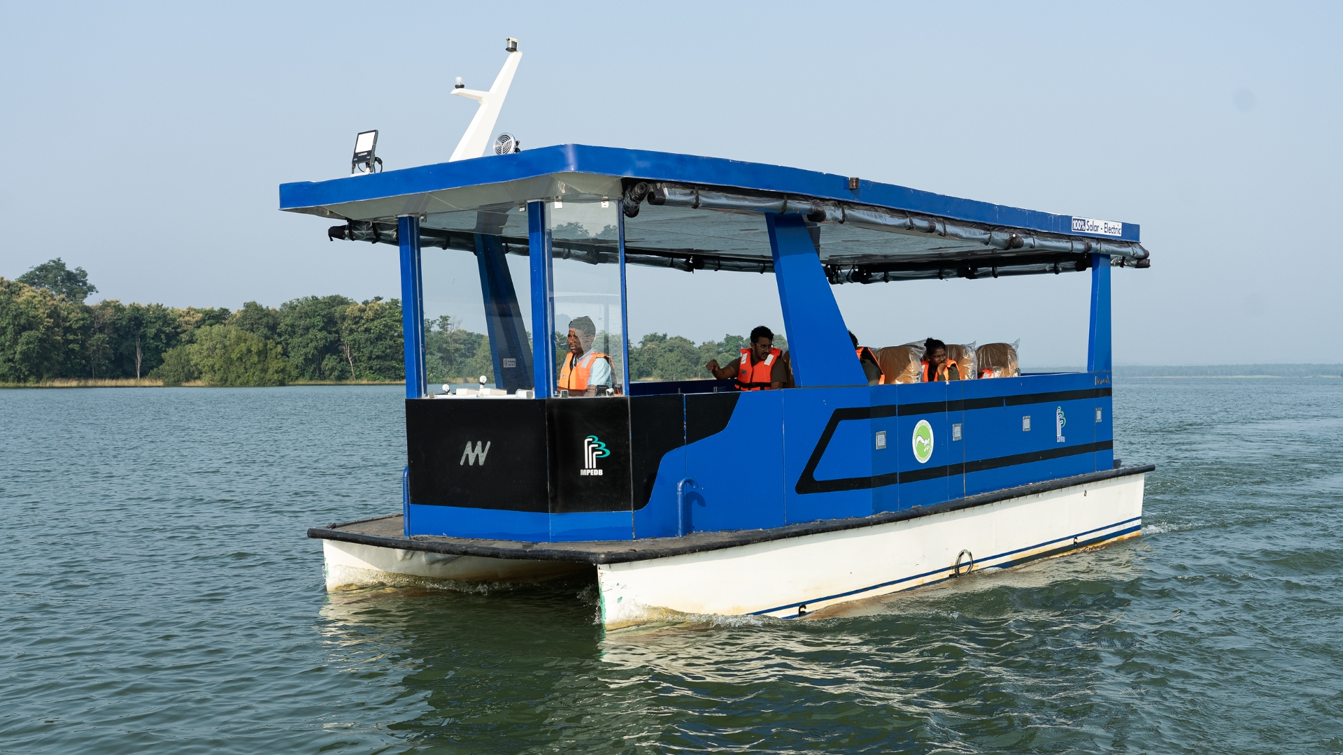 Satpura tiger reserve solar boat